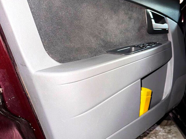 Красный ВАЗ Priora, объемом двигателя 1.6 л и пробегом 250 тыс. км за 3200 $, фото 6 на Automoto.ua