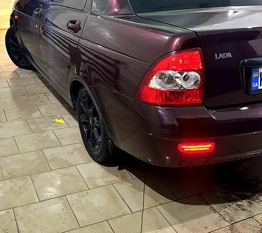 Червоний ВАЗ Priora, об'ємом двигуна 1.6 л та пробігом 187 тис. км за 3000 $, фото 3 на Automoto.ua
