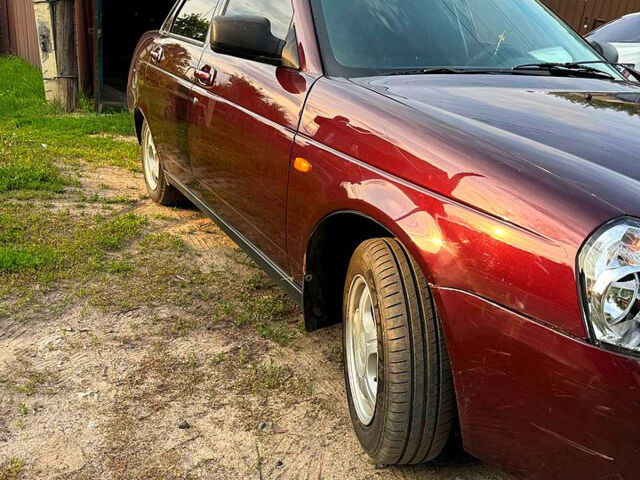 Красный ВАЗ Priora, объемом двигателя 1.6 л и пробегом 250 тыс. км за 3200 $, фото 2 на Automoto.ua