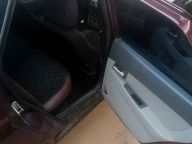 Червоний ВАЗ Priora, об'ємом двигуна 1.6 л та пробігом 195 тис. км за 2850 $, фото 3 на Automoto.ua