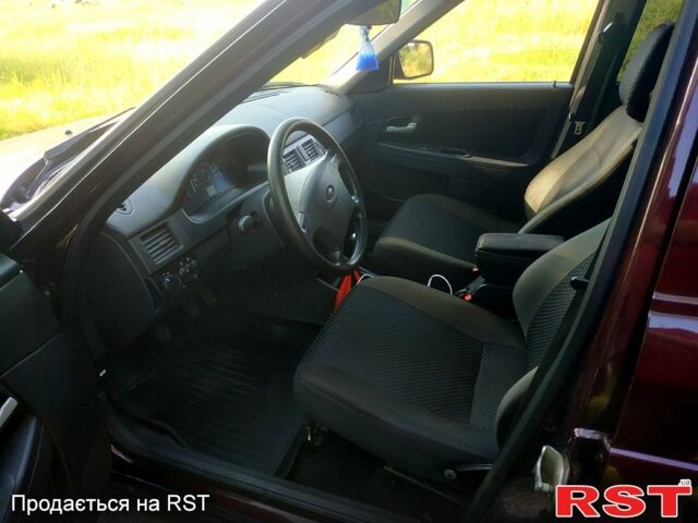 Красный ВАЗ Priora, объемом двигателя 1.6 л и пробегом 90 тыс. км за 4500 $, фото 10 на Automoto.ua