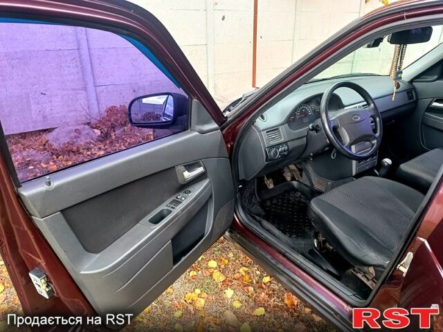 Червоний ВАЗ Priora, об'ємом двигуна 1.6 л та пробігом 171 тис. км за 4000 $, фото 8 на Automoto.ua