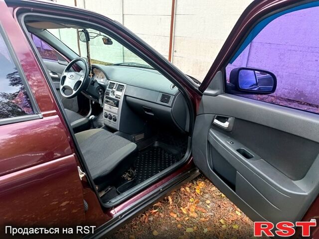 Червоний ВАЗ Priora, об'ємом двигуна 1.6 л та пробігом 171 тис. км за 4000 $, фото 5 на Automoto.ua