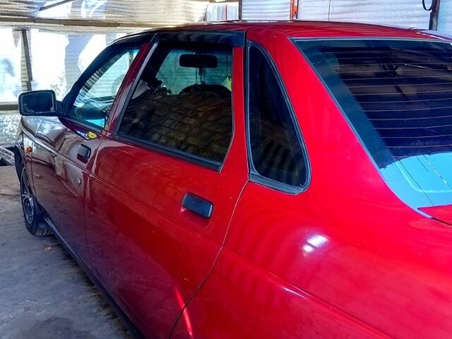 Красный ВАЗ Priora, объемом двигателя 1.6 л и пробегом 150 тыс. км за 2900 $, фото 1 на Automoto.ua