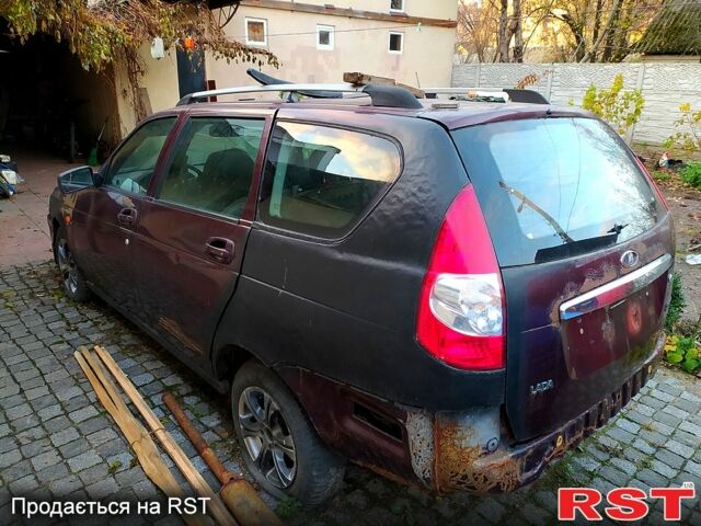 Красный ВАЗ Priora, объемом двигателя 1.6 л и пробегом 300 тыс. км за 1700 $, фото 1 на Automoto.ua