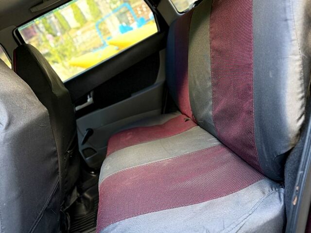 Красный ВАЗ Priora, объемом двигателя 1.6 л и пробегом 260 тыс. км за 2250 $, фото 7 на Automoto.ua