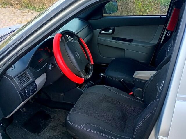 ВАЗ Priora, объемом двигателя 1.6 л и пробегом 200 тыс. км за 2600 $, фото 3 на Automoto.ua