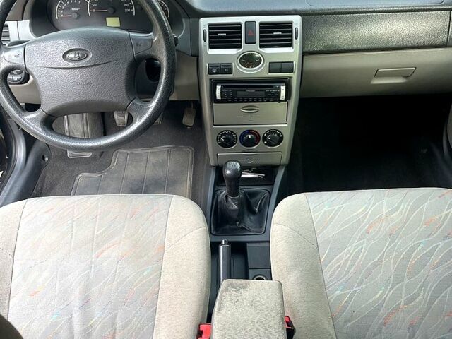 ВАЗ Priora, объемом двигателя 1.6 л и пробегом 211 тыс. км за 1900 $, фото 9 на Automoto.ua