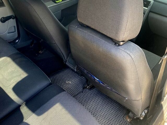 ВАЗ Priora, объемом двигателя 1.6 л и пробегом 180 тыс. км за 2250 $, фото 4 на Automoto.ua