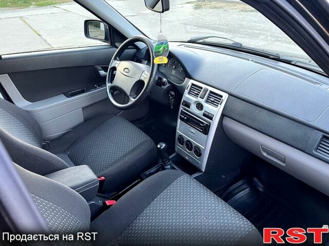 ВАЗ Priora, объемом двигателя 1.6 л и пробегом 75 тыс. км за 3800 $, фото 4 на Automoto.ua