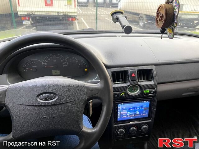 ВАЗ Priora, объемом двигателя 1.7 л и пробегом 100 тыс. км за 2000 $, фото 5 на Automoto.ua