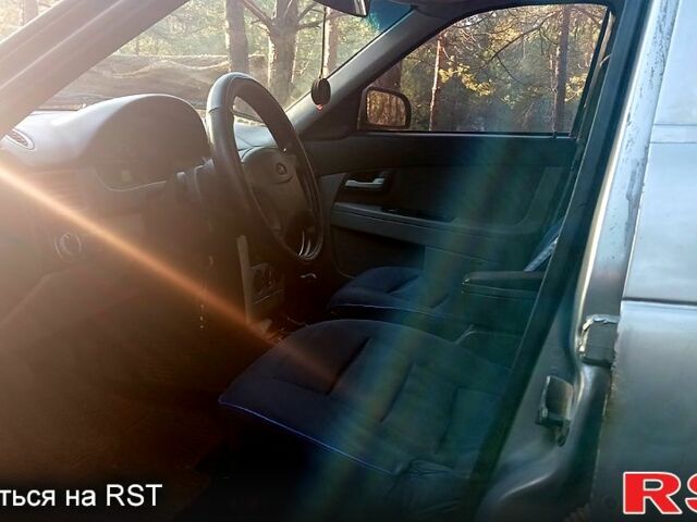 ВАЗ Priora, объемом двигателя 16 л и пробегом 100 тыс. км за 1200 $, фото 2 на Automoto.ua
