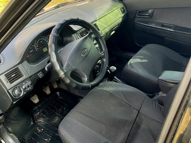 ВАЗ Priora, объемом двигателя 1.6 л и пробегом 173 тыс. км за 2000 $, фото 8 на Automoto.ua