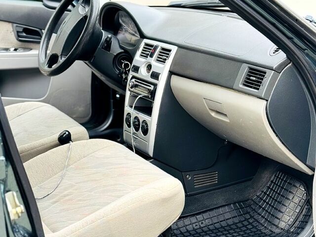 ВАЗ Priora, объемом двигателя 16 л и пробегом 230 тыс. км за 3100 $, фото 12 на Automoto.ua