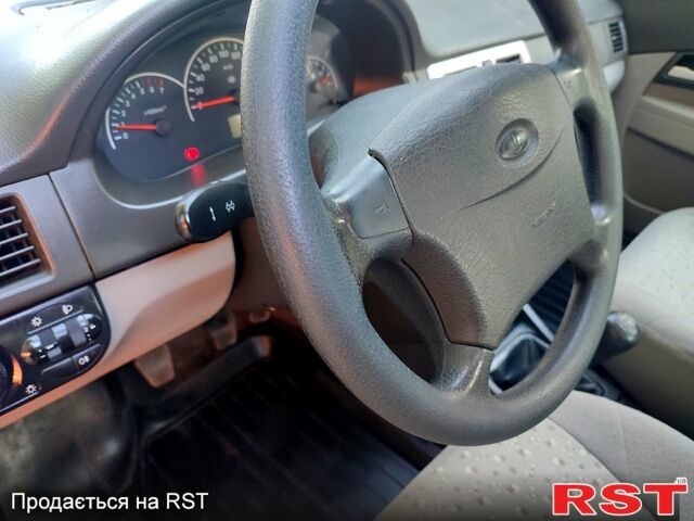 Сірий ВАЗ Priora, об'ємом двигуна 1.6 л та пробігом 47 тис. км за 3600 $, фото 6 на Automoto.ua