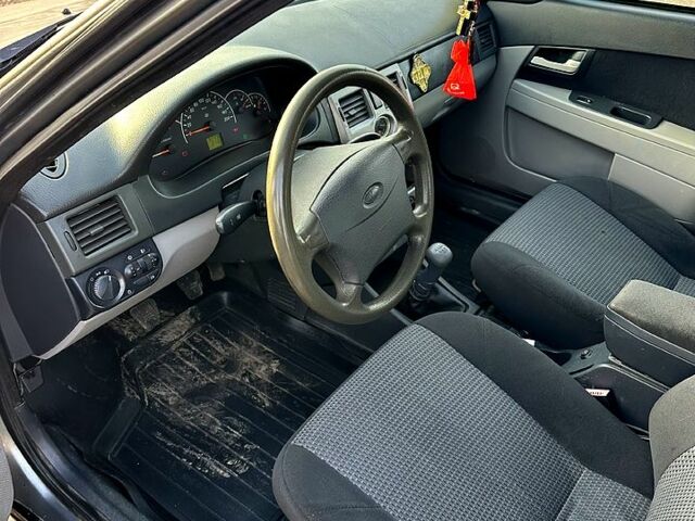 Серый ВАЗ Priora, объемом двигателя 1.6 л и пробегом 100 тыс. км за 2399 $, фото 8 на Automoto.ua