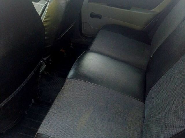 Серый ВАЗ Priora, объемом двигателя 1.6 л и пробегом 182 тыс. км за 3000 $, фото 4 на Automoto.ua