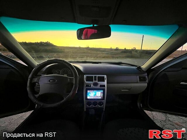 Серый ВАЗ Priora, объемом двигателя 1.6 л и пробегом 200 тыс. км за 2750 $, фото 5 на Automoto.ua