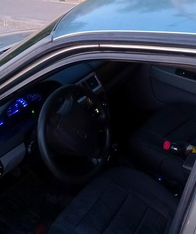 Серый ВАЗ Priora, объемом двигателя 1.6 л и пробегом 234 тыс. км за 1600 $, фото 6 на Automoto.ua