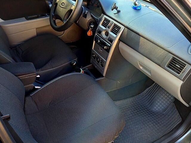 Серый ВАЗ Priora, объемом двигателя 1.6 л и пробегом 116 тыс. км за 3300 $, фото 3 на Automoto.ua