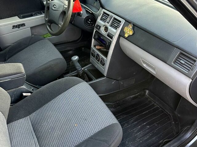 Серый ВАЗ Priora, объемом двигателя 1.6 л и пробегом 100 тыс. км за 2399 $, фото 9 на Automoto.ua