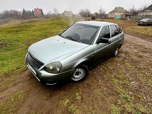 Серый ВАЗ Priora, объемом двигателя 1.6 л и пробегом 335 тыс. км за 1650 $, фото 2 на Automoto.ua