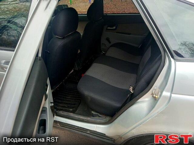 Серый ВАЗ Priora, объемом двигателя 1.6 л и пробегом 180 тыс. км за 2500 $, фото 4 на Automoto.ua