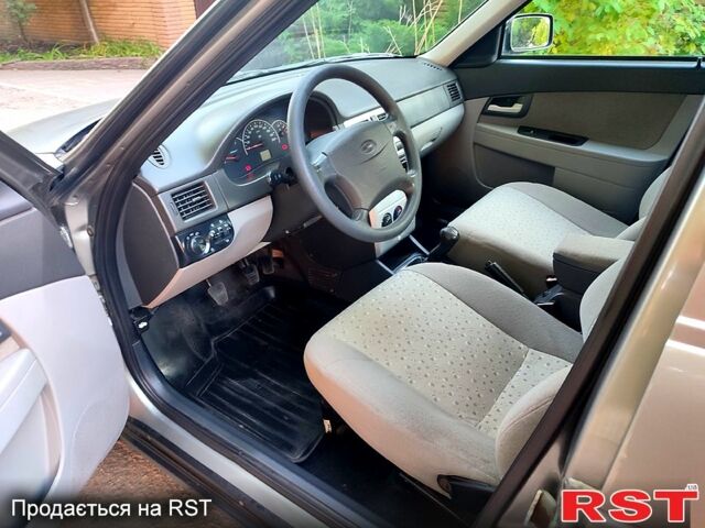 Сірий ВАЗ Priora, об'ємом двигуна 1.6 л та пробігом 47 тис. км за 3600 $, фото 5 на Automoto.ua