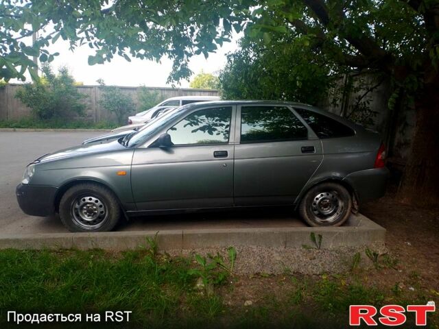 Серый ВАЗ Priora, объемом двигателя 1.6 л и пробегом 182 тыс. км за 3000 $, фото 1 на Automoto.ua