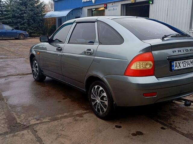 Серый ВАЗ Priora, объемом двигателя 1.6 л и пробегом 190 тыс. км за 2750 $, фото 2 на Automoto.ua