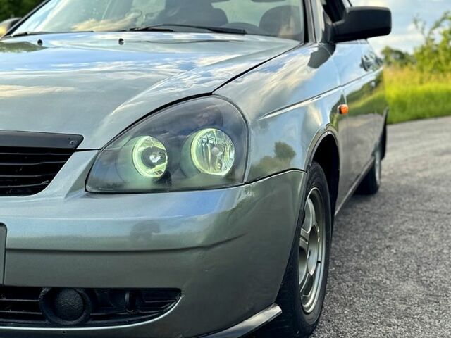 Серый ВАЗ Priora, объемом двигателя 1.6 л и пробегом 150 тыс. км за 2750 $, фото 2 на Automoto.ua