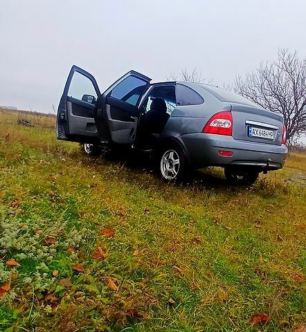 Серый ВАЗ Priora, объемом двигателя 1.6 л и пробегом 200 тыс. км за 3000 $, фото 1 на Automoto.ua