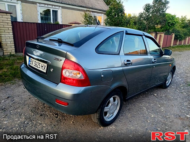 Сірий ВАЗ Priora, об'ємом двигуна 1.6 л та пробігом 192 тис. км за 2350 $, фото 1 на Automoto.ua