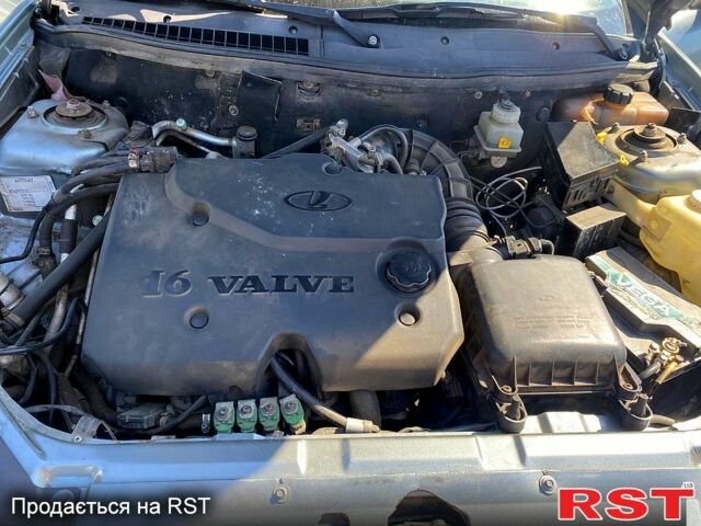 Серый ВАЗ Priora, объемом двигателя 1.6 л и пробегом 220 тыс. км за 2200 $, фото 4 на Automoto.ua