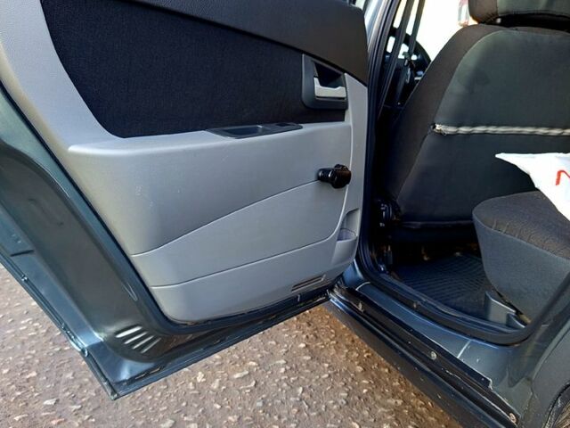 Серый ВАЗ Priora, объемом двигателя 1.6 л и пробегом 116 тыс. км за 3300 $, фото 7 на Automoto.ua