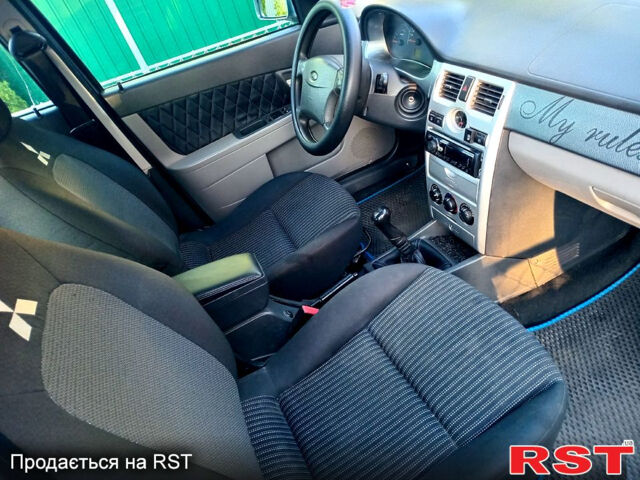 Сірий ВАЗ Priora, об'ємом двигуна 1.6 л та пробігом 192 тис. км за 2350 $, фото 9 на Automoto.ua