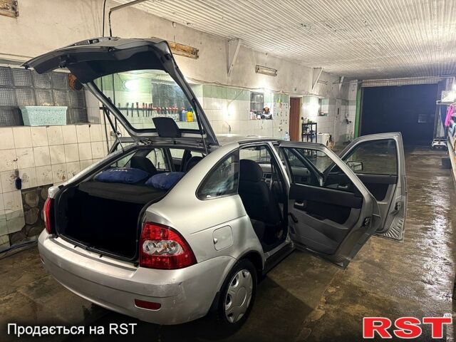 Серый ВАЗ Priora, объемом двигателя 1.6 л и пробегом 187 тыс. км за 2000 $, фото 3 на Automoto.ua