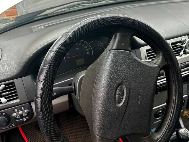 Серый ВАЗ Priora, объемом двигателя 1.6 л и пробегом 101 тыс. км за 3300 $, фото 9 на Automoto.ua