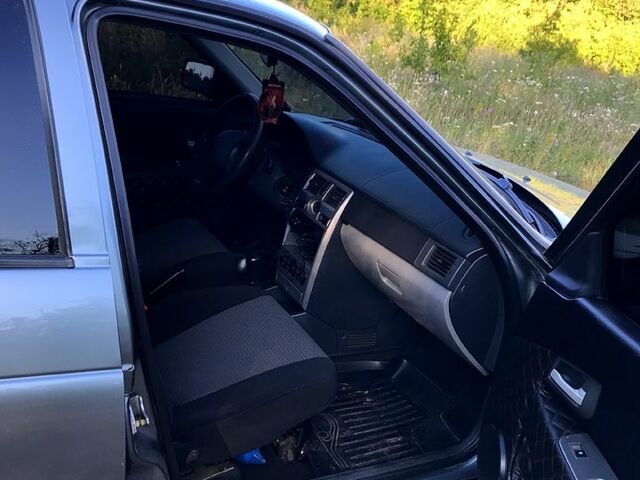 Серый ВАЗ Priora, объемом двигателя 1.6 л и пробегом 235 тыс. км за 3200 $, фото 7 на Automoto.ua