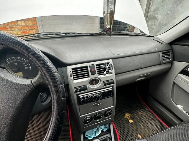 Серый ВАЗ Priora, объемом двигателя 1.6 л и пробегом 101 тыс. км за 3300 $, фото 10 на Automoto.ua