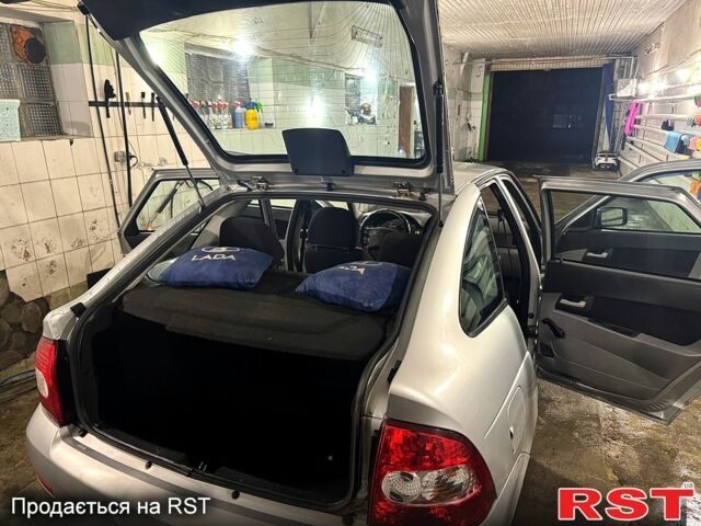 Серый ВАЗ Priora, объемом двигателя 1.6 л и пробегом 187 тыс. км за 2000 $, фото 2 на Automoto.ua