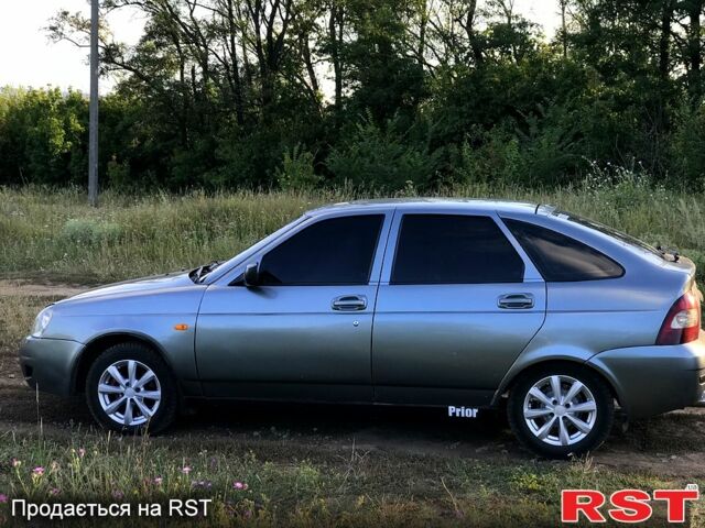 Серый ВАЗ Priora, объемом двигателя 1.6 л и пробегом 235 тыс. км за 3200 $, фото 2 на Automoto.ua
