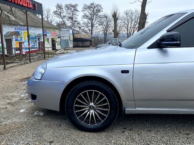 Серый ВАЗ Priora, объемом двигателя 1.6 л и пробегом 175 тыс. км за 3600 $, фото 5 на Automoto.ua