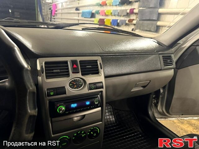 Серый ВАЗ Priora, объемом двигателя 1.6 л и пробегом 187 тыс. км за 2000 $, фото 8 на Automoto.ua
