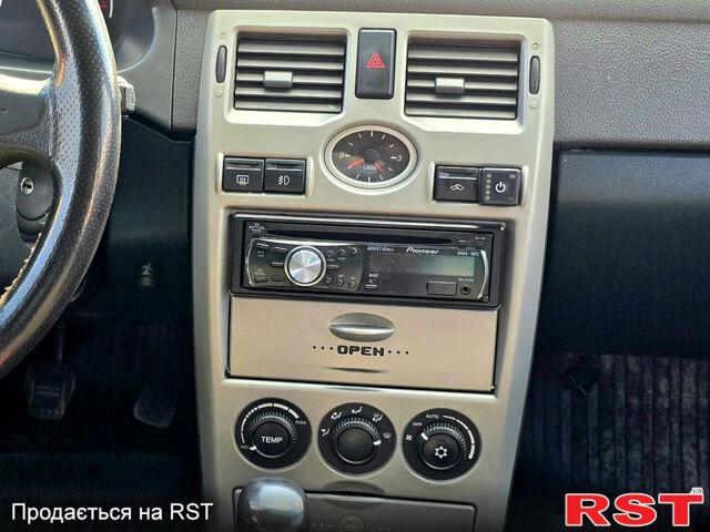 Серый ВАЗ Priora, объемом двигателя 1.6 л и пробегом 250 тыс. км за 1600 $, фото 10 на Automoto.ua