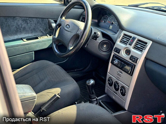 Серый ВАЗ Priora, объемом двигателя 1.6 л и пробегом 250 тыс. км за 1600 $, фото 11 на Automoto.ua