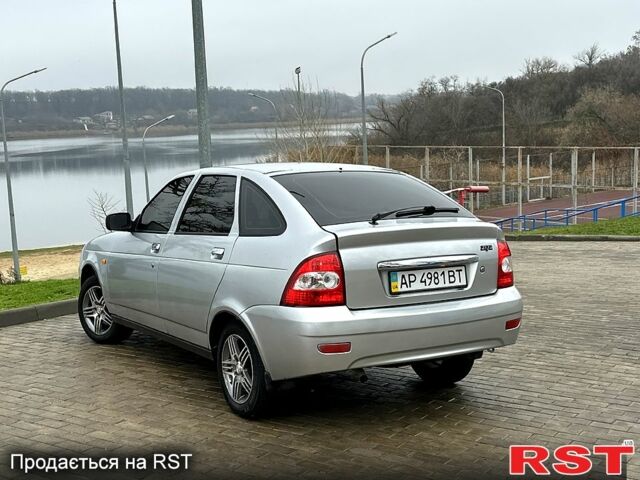 Сірий ВАЗ Priora, об'ємом двигуна 1.6 л та пробігом 190 тис. км за 2550 $, фото 1 на Automoto.ua