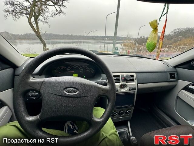 Сірий ВАЗ Priora, об'ємом двигуна 1.6 л та пробігом 190 тис. км за 2550 $, фото 12 на Automoto.ua