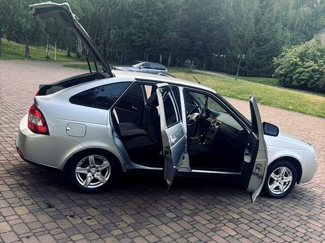 Серый ВАЗ Priora, объемом двигателя 1.6 л и пробегом 111 тыс. км за 4300 $, фото 1 на Automoto.ua