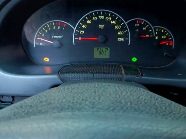 Серый ВАЗ Priora, объемом двигателя 1.6 л и пробегом 188 тыс. км за 1900 $, фото 6 на Automoto.ua